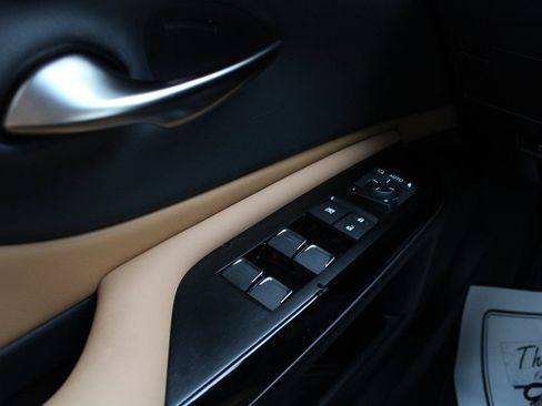 Used 2025 Lexus ES 350 w/ Technology Package FWD image 8