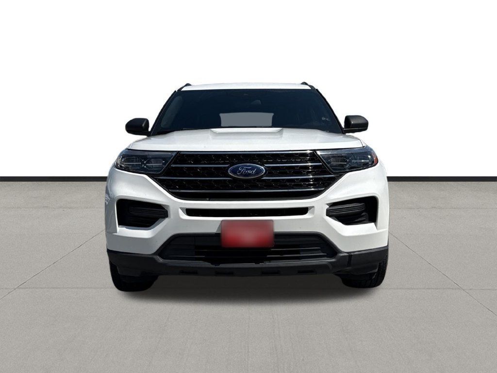 Used 2020 Ford Explorer XLT RWD image 2