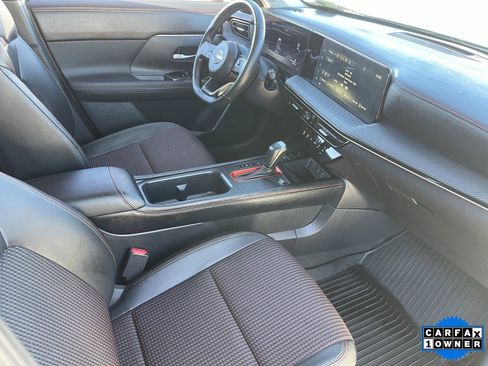 Certified 2025 Nissan Kicks SR image 13