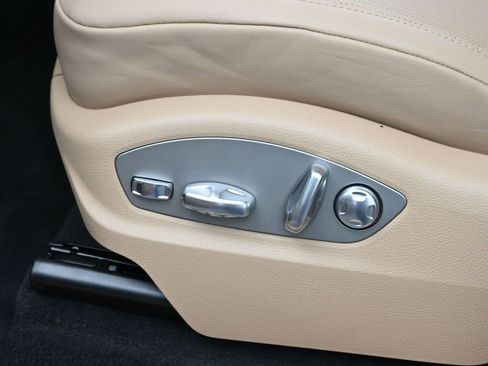 New 2026 Porsche Macan image 21