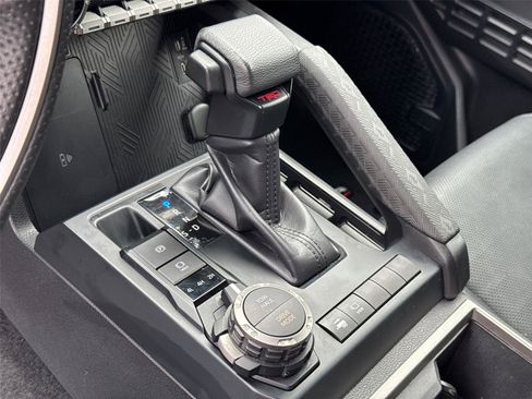 Used 2024 Toyota Tacoma TRD Sport w/ TRD Sport Premium Package AWD/4WD image 26