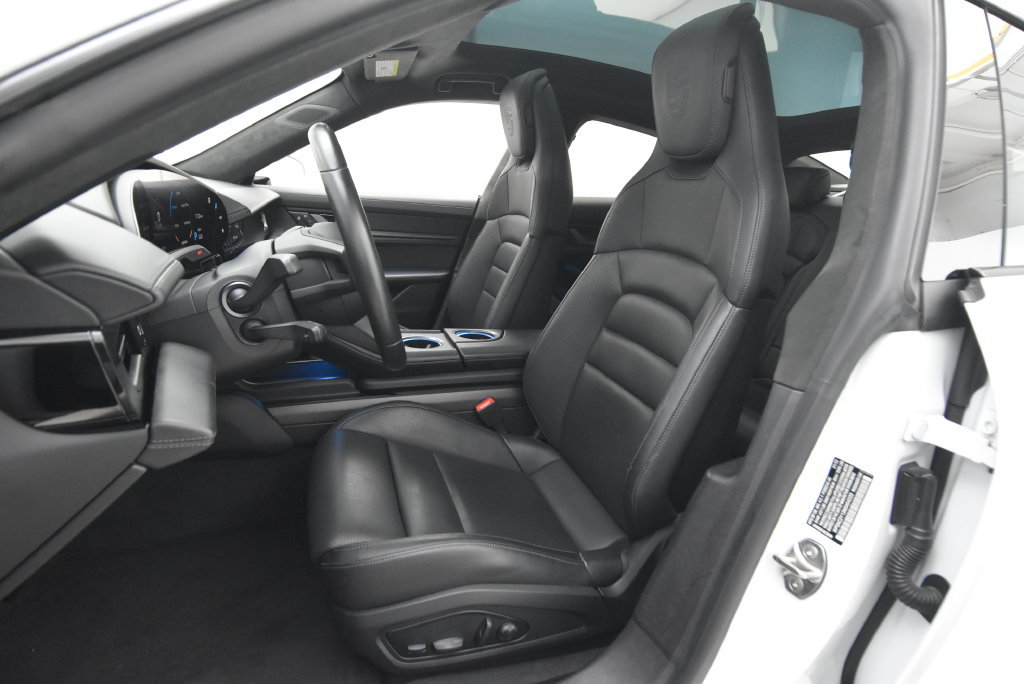 Used 2022 Porsche Taycan Turbo S AWD/4WD image 36