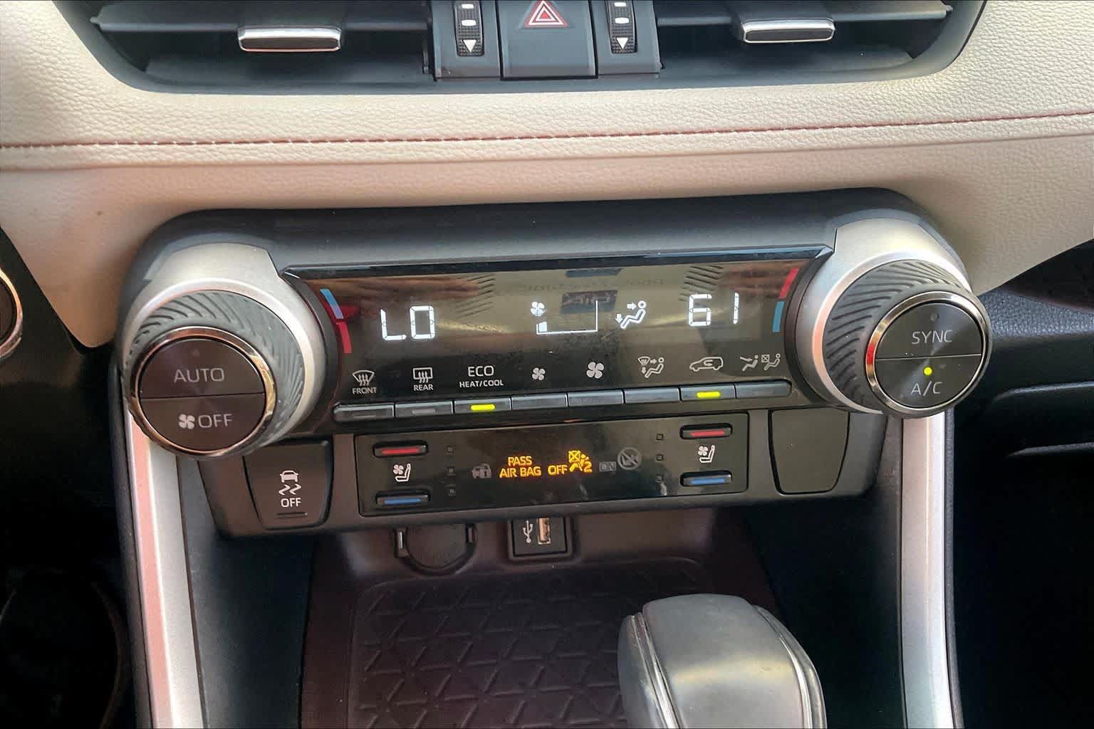 Used 2025 Toyota RAV4 Limited w/ Weather Package AWD/4WD image 33
