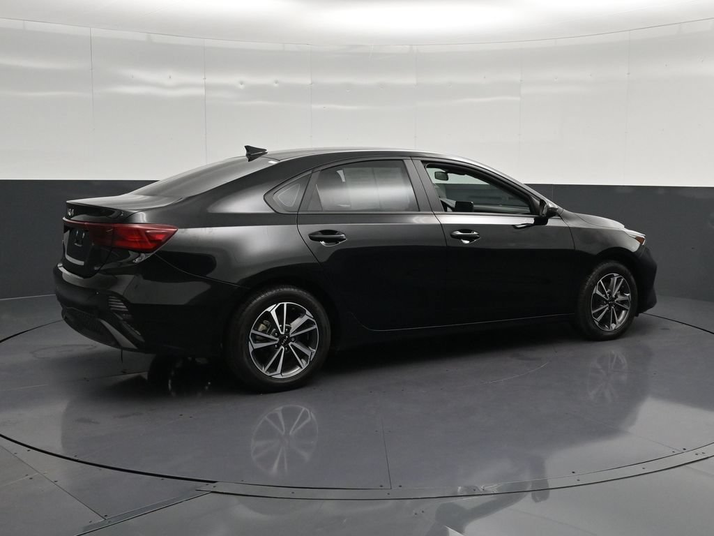 Used 2024 Kia Forte LXS w/ LXS Technology Package FWD image 3