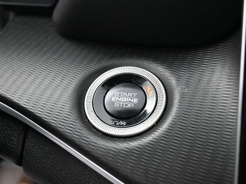 Used 2024 Jeep Grand Cherokee L Laredo image 28