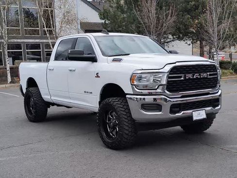Used 2022 RAM 2500 Big Horn AWD/4WD image 3