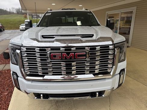New 2026 GMC Sierra 3500 Denali w/ Denali Reserve Package image 12
