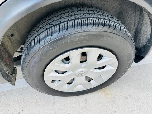 Used 2019 Nissan Rogue Sport S image 30