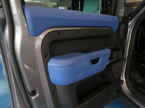 Used 2024 Land Rover Defender 110 X-Dynamic SE image 12