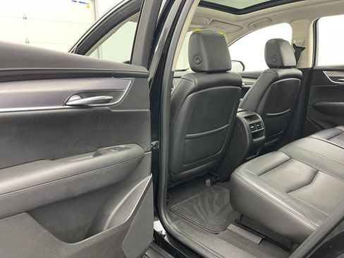 Used 2017 Cadillac XT5 Luxury w/ Driver Awareness Package AWD/4WD image 38