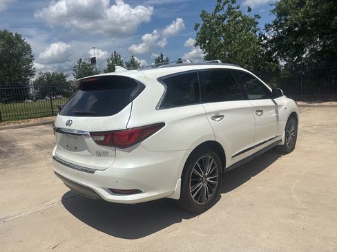 Used 2020 INFINITI QX60 Luxe w/ Sensory Package FWD image 4