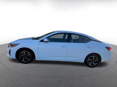 Used 2025 Nissan Sentra SV image 9