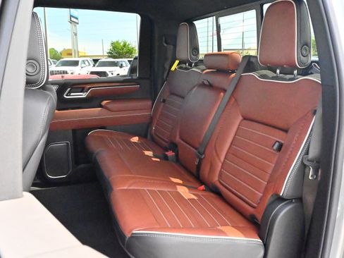 Used 2025 GMC Sierra 2500 Denali Ultimate w/ Max Trailering Package AWD/4WD image 33