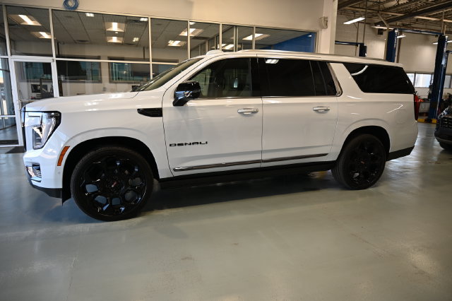 New 2026 GMC Yukon XL Denali Ultimate AWD/4WD image 7