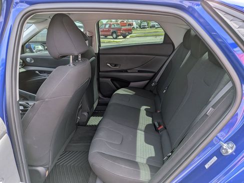 Used 2024 Hyundai Elantra SE FWD image 12