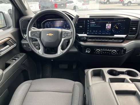 Used 2023 Chevrolet Silverado 1500 LT AWD/4WD image 13