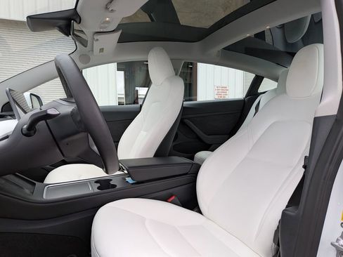 Used 2023 Tesla Model 3 Performance image 14