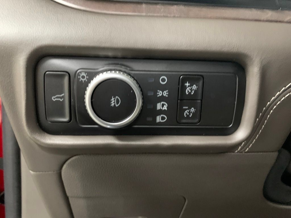 Used 2023 Ford Explorer Platinum w/ Premium Technology Package AWD/4WD image 19