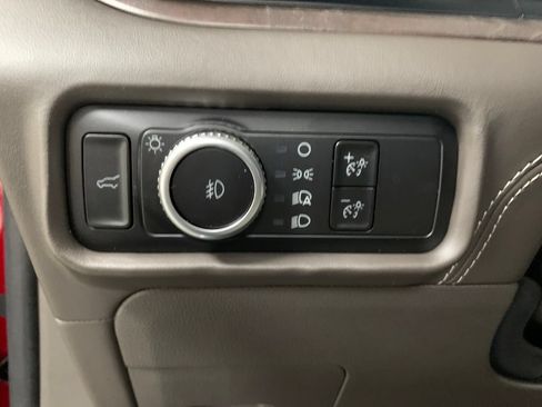 Used 2023 Ford Explorer Platinum w/ Premium Technology Package AWD/4WD image 19