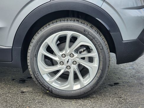 New 2027 Chevrolet Bolt LT image 9