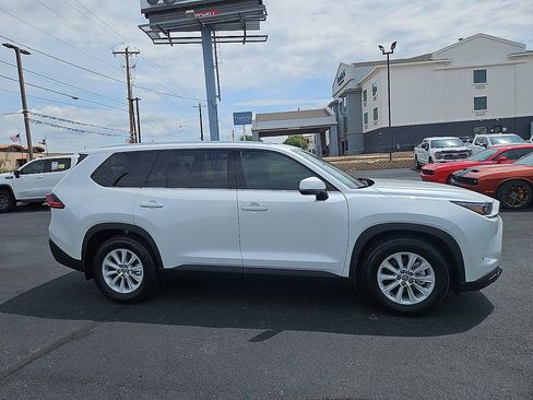 Certified 2026 Toyota Grand Highlander FWD image 6