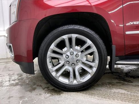 Used 2017 GMC Yukon SLT w/ Premium Edition image 10