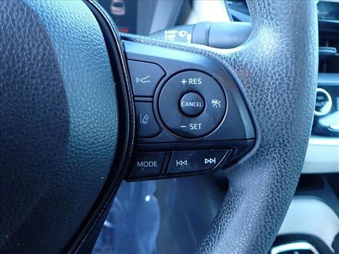 Used 2021 Toyota Corolla LE image 13