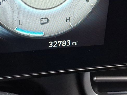 Used 2023 Hyundai Elantra Limited image 21