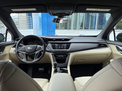 Used 2019 Cadillac XT5 FWD image 25