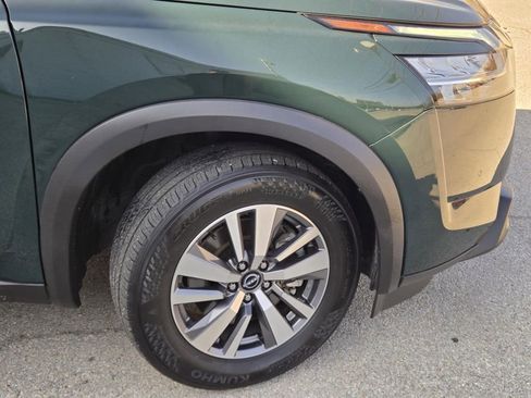 Certified 2023 Nissan Pathfinder SL image 6