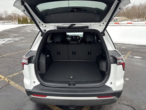 New 2026 Chevrolet Equinox LT w/ Convenience Package II image 9