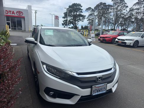 Used 2017 Honda Civic Touring image 17