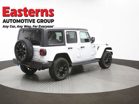 Used 2023 Jeep Wrangler Unlimited Sahara AWD/4WD image 45