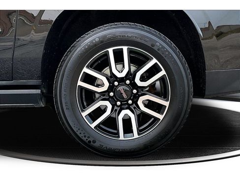 Used 2023 GMC Yukon XL AT4 w/ AT4 Premium Package AWD/4WD image 41