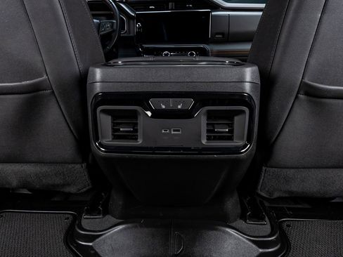 Used 2023 GMC Sierra 1500 AT4 w/ Technology Package AWD/4WD image 32
