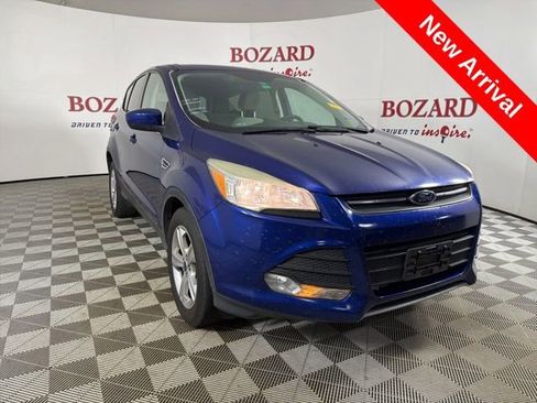 Used 2015 Ford Escape SE FWD image 1