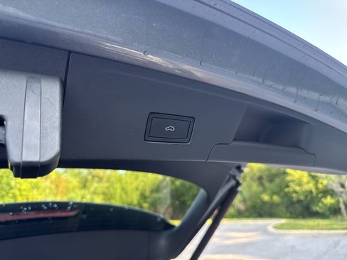 Used 2023 Volkswagen Atlas Cross Sport SE w/ Panoramic Sunroof Package FWD image 12