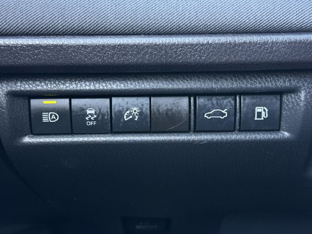 Used 2025 Toyota Camry LE FWD image 21