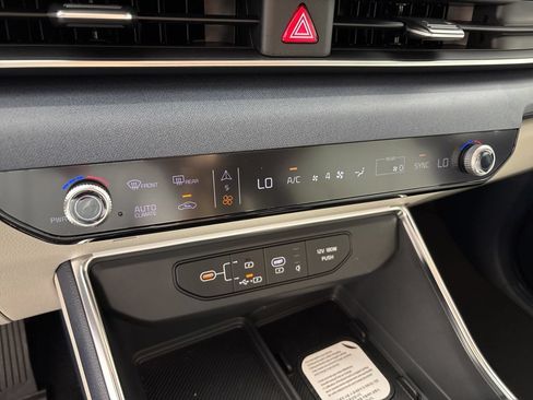 New 2026 Kia Carnival EX FWD image 41