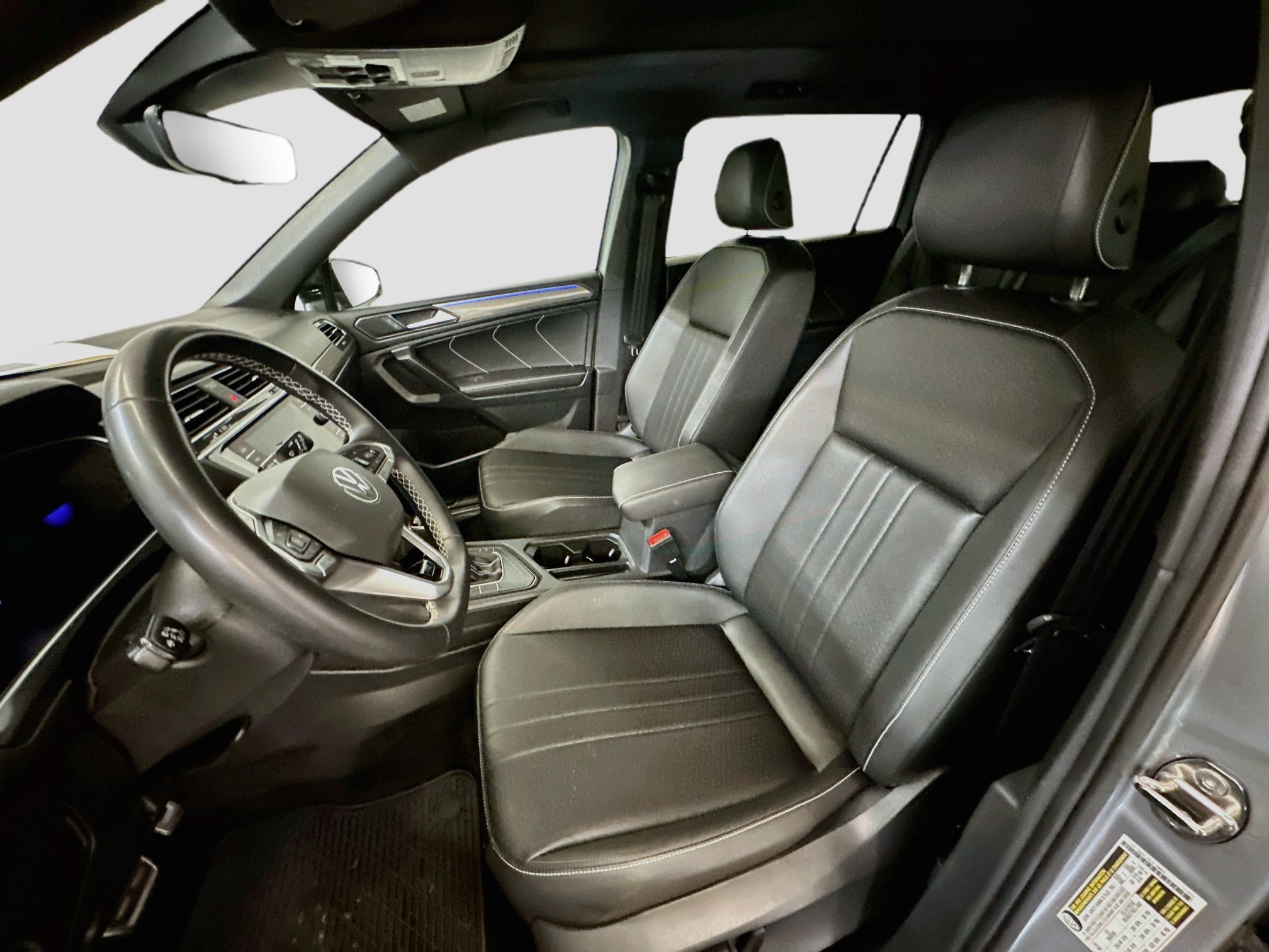 Used 2023 Volkswagen Tiguan SE R-Line FWD image 13