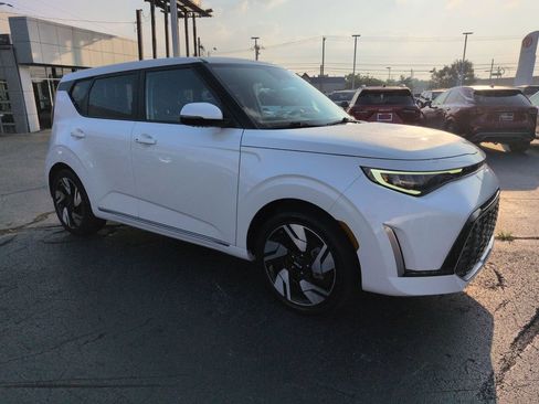 Used 2024 Kia Soul GT-Line w/ GT-Line Technology Package FWD image 7