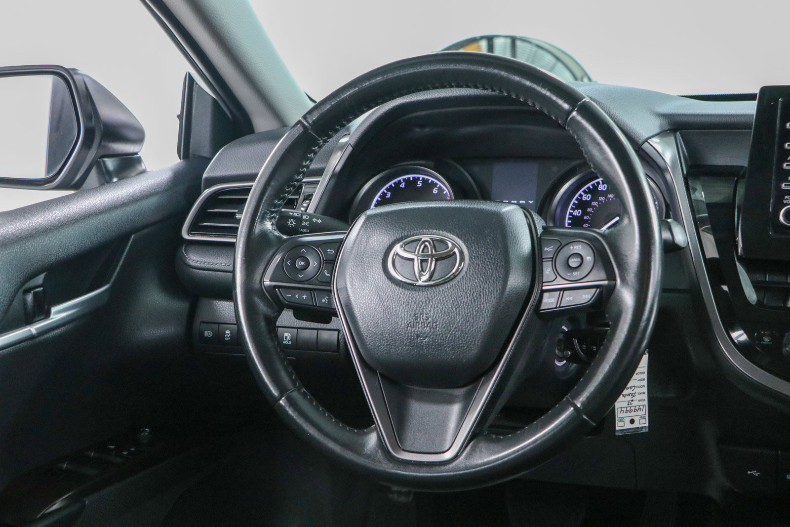 Used 2023 Toyota Camry SE FWD image 12