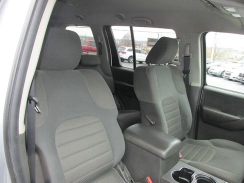 Used 2010 Nissan Pathfinder SE w/ SE Premium Journey Pkg AWD/4WD image 30