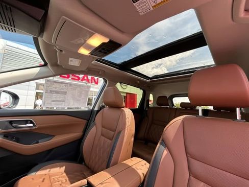 New 2026 Nissan Rogue Platinum AWD/4WD image 36