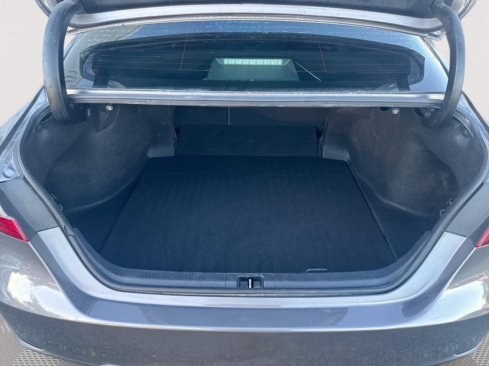 Used 2020 Toyota Camry XSE FWD image 22