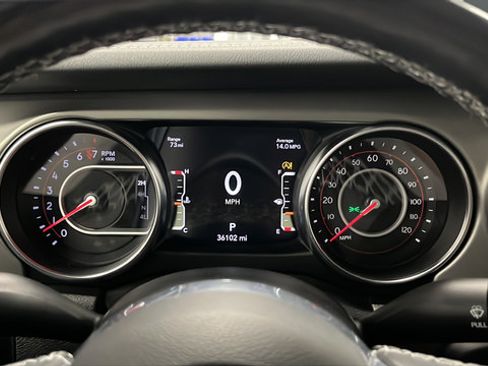 Used 2021 Jeep Gladiator Rubicon w/ Dual Top Group AWD/4WD image 16