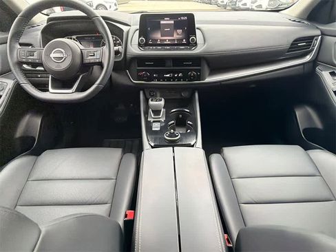 Used 2024 Nissan Rogue SV w/ SV Premium Package image 19