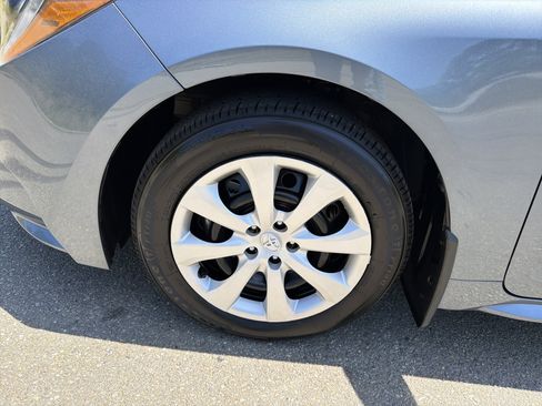 Used 2025 Toyota Corolla LE FWD image 11