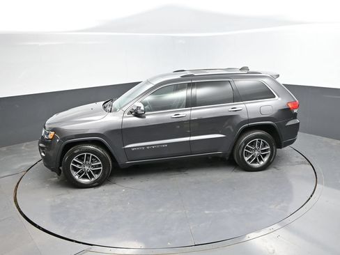Used 2017 Jeep Grand Cherokee Limited w/ Trailer Tow Group IV AWD/4WD image 28