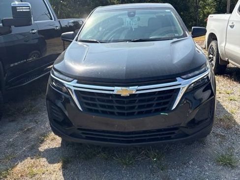 Used 2023 Chevrolet Equinox LS FWD image 2